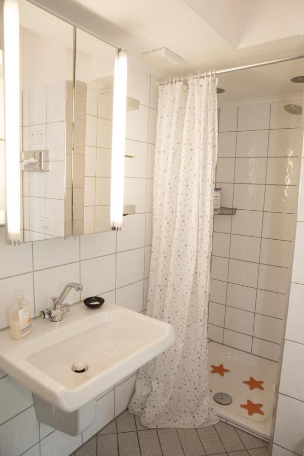 Air Boardinghouse Tulip Stockum, Zu Fuss - 3 Minuten Zur Messe Düsseldorf Exterior foto